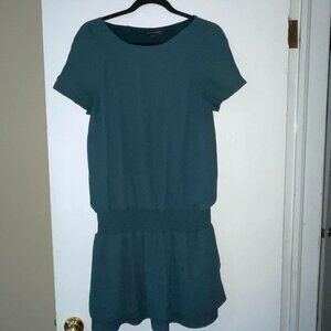 Banana Republic Green Short Sleeved Elastic Drop Waist Low Waist Dress Size‎ 8